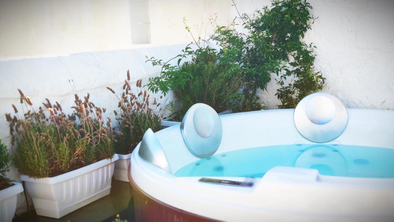 Amalfi Pool Suite - Puglia Mia Apartments Monopoli Εξωτερικό φωτογραφία